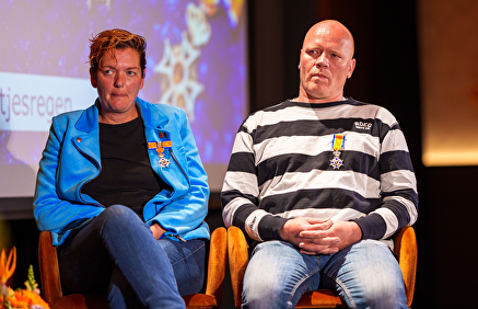 Oprichters VST onderscheiden als Ridder in de Orde van Oranje-Nassau